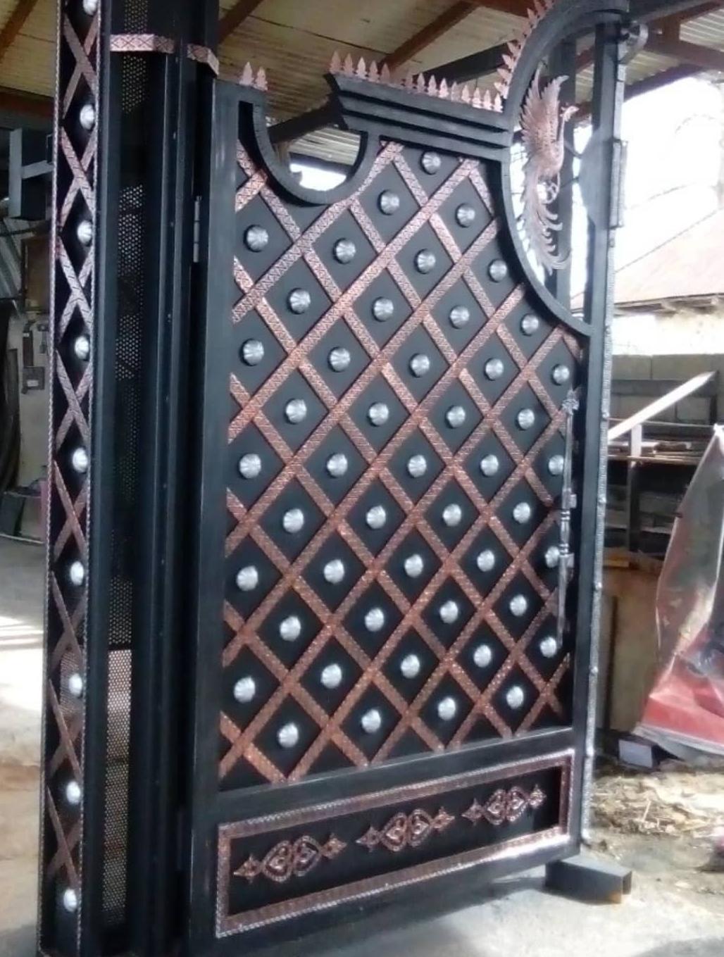 خدمات درب و پنجرهسازی زارع